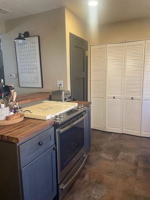 704 Dodge Avenue, Evanston, IL 60202