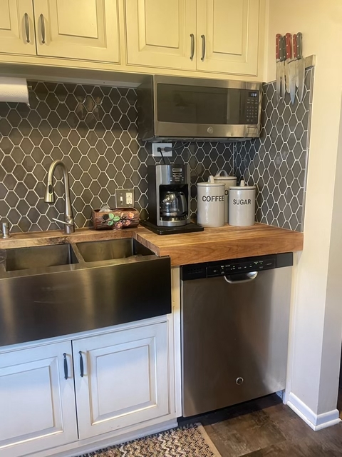 704 Dodge Avenue, Evanston, IL 60202