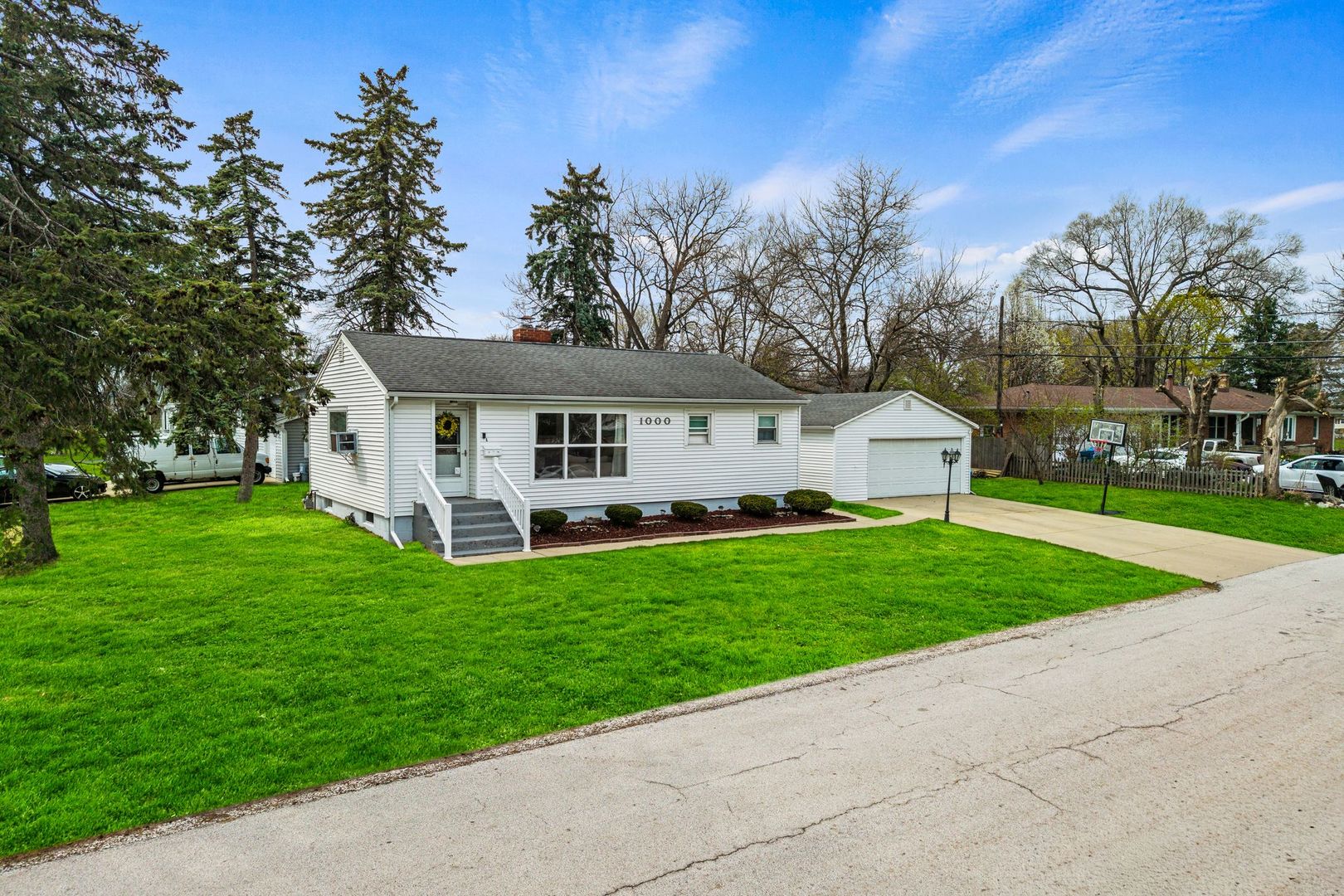 1000 GRAND Avenue, Aurora, IL 60506