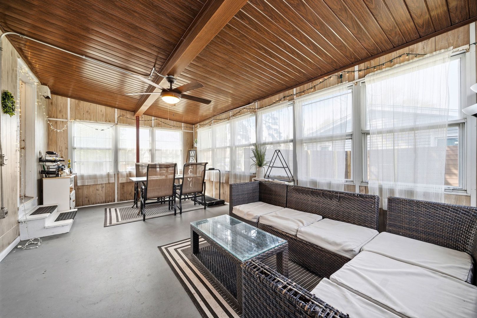 1000 GRAND Avenue, Aurora, IL 60506