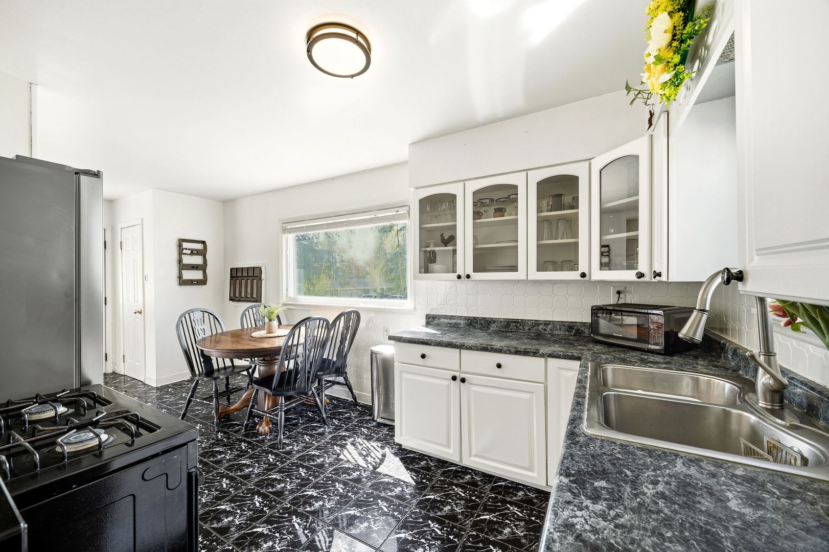 1000 GRAND Avenue, Aurora, IL 60506