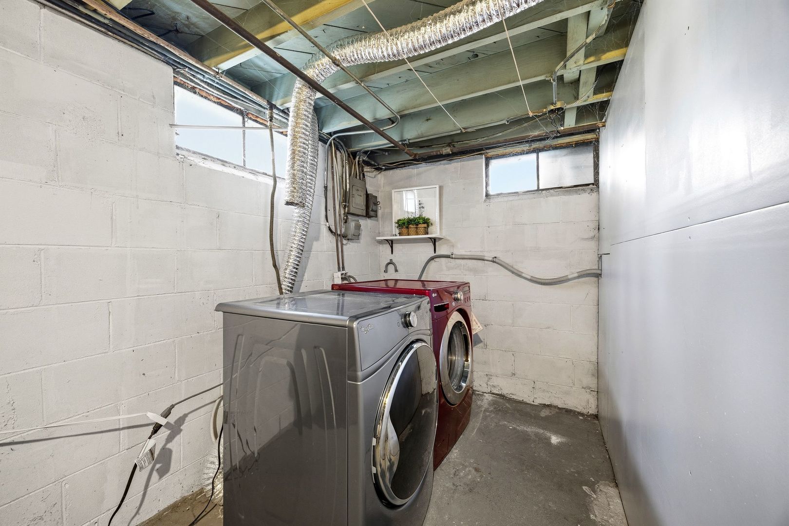 1000 GRAND Avenue, Aurora, IL 60506