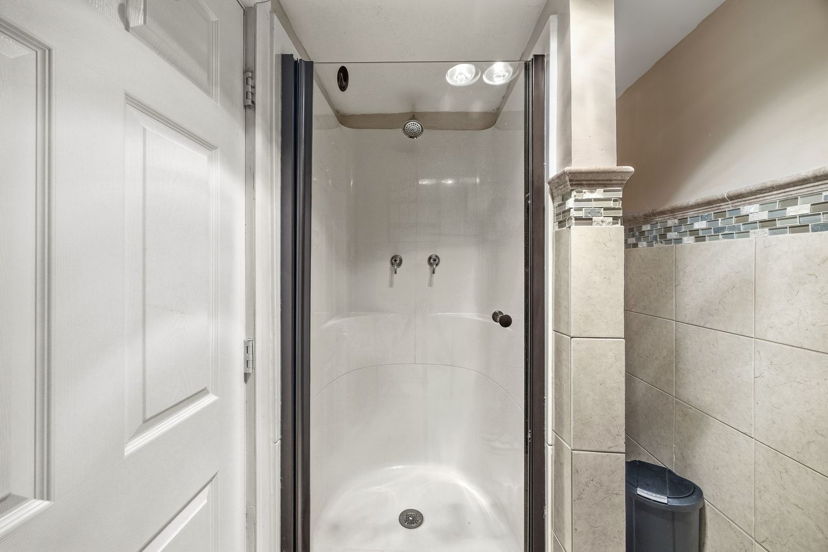 1000 GRAND Avenue, Aurora, IL 60506