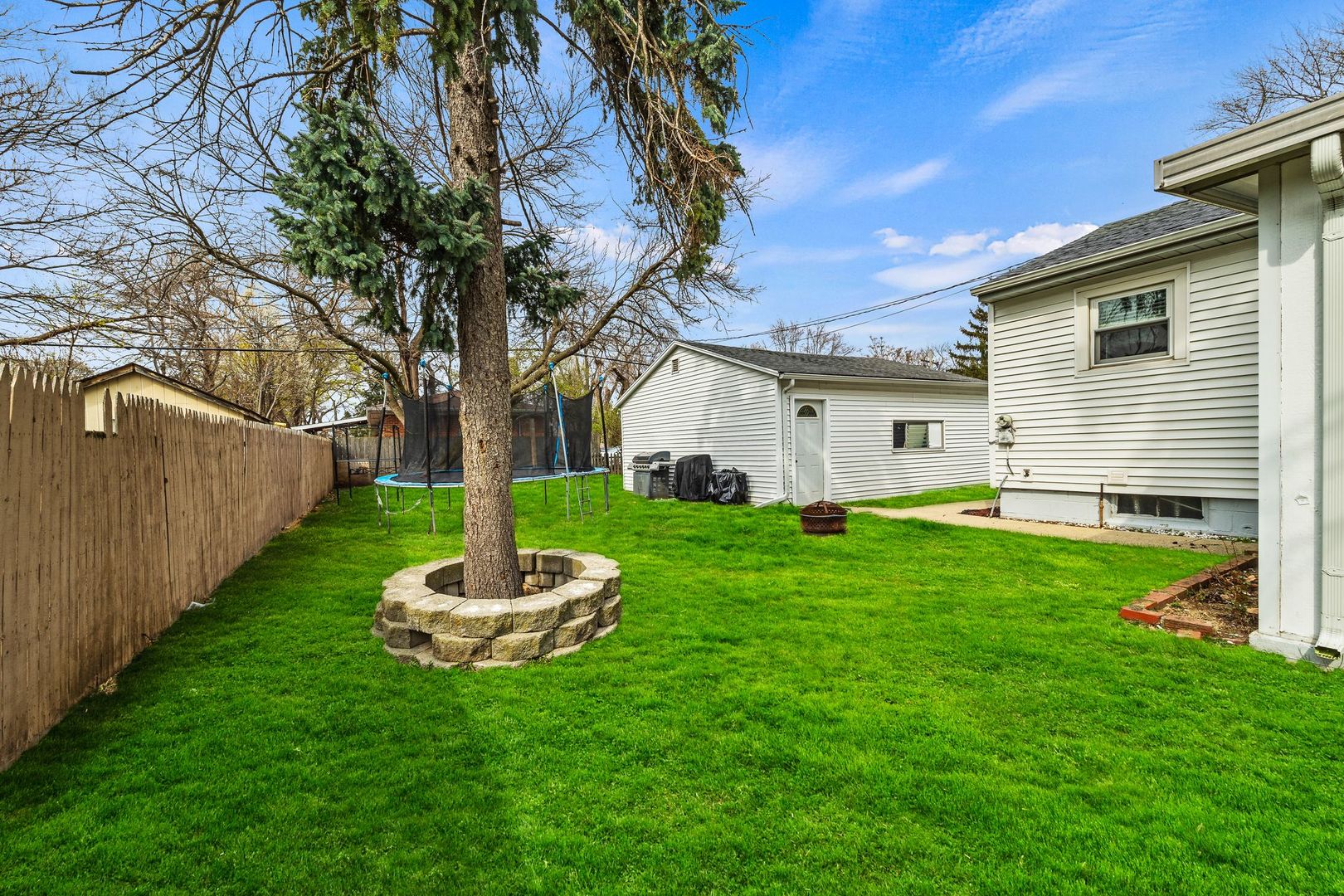 1000 GRAND Avenue, Aurora, IL 60506