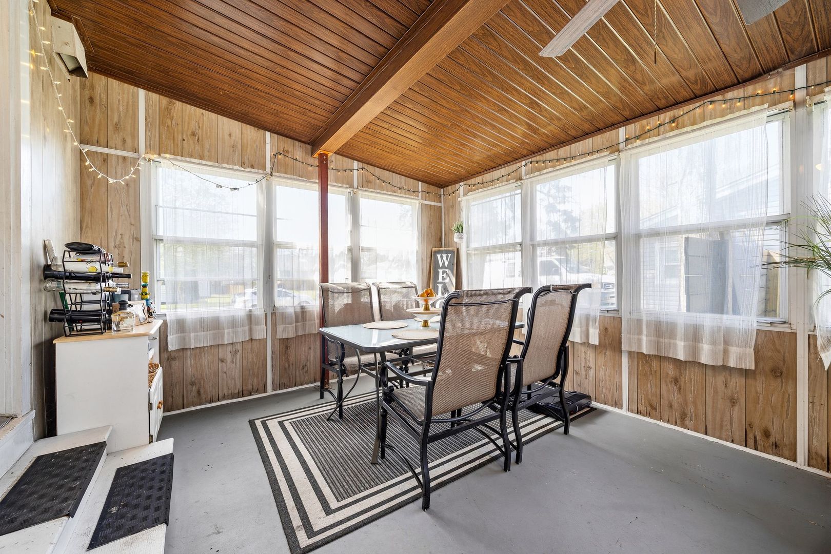 1000 GRAND Avenue, Aurora, IL 60506