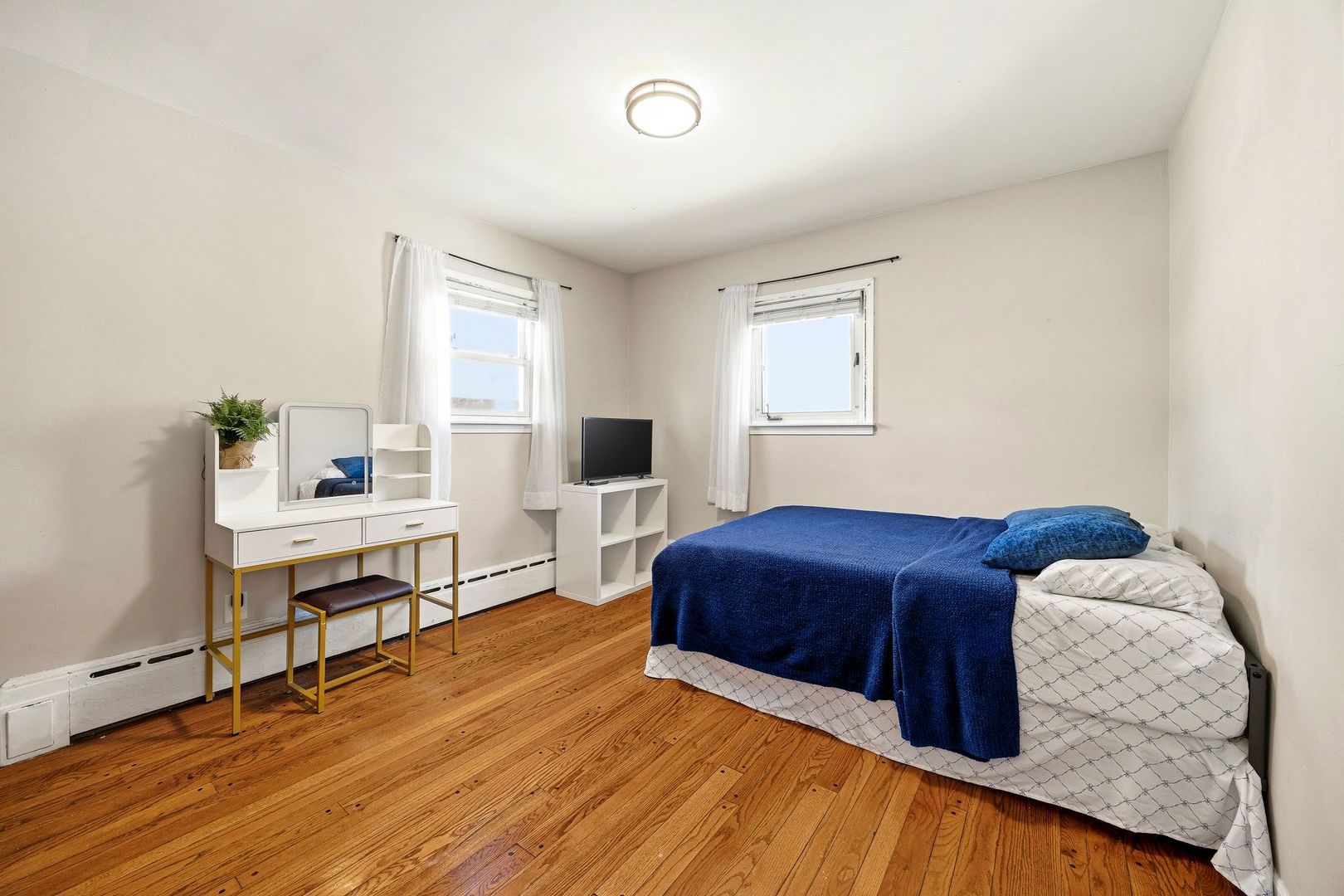 1000 GRAND Avenue, Aurora, IL 60506