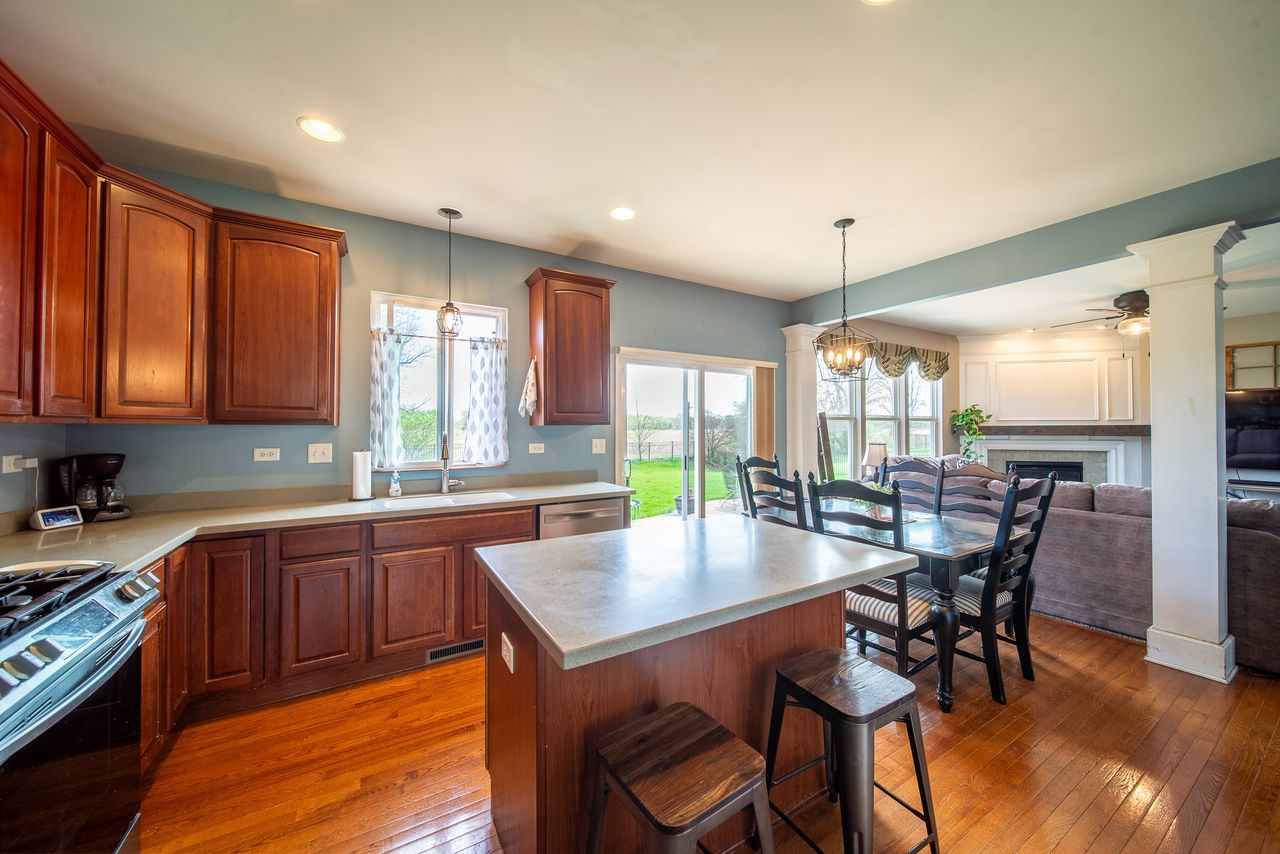 2382 Emerald Lane, Yorkville, IL 60560