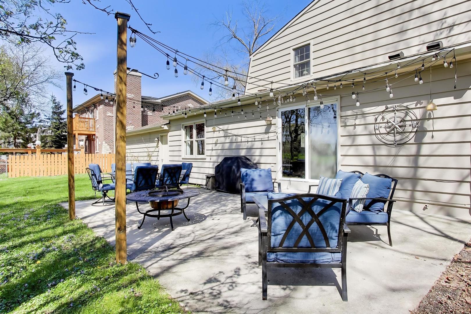 1222 S Patton Avenue, Arlington Heights, IL 60005