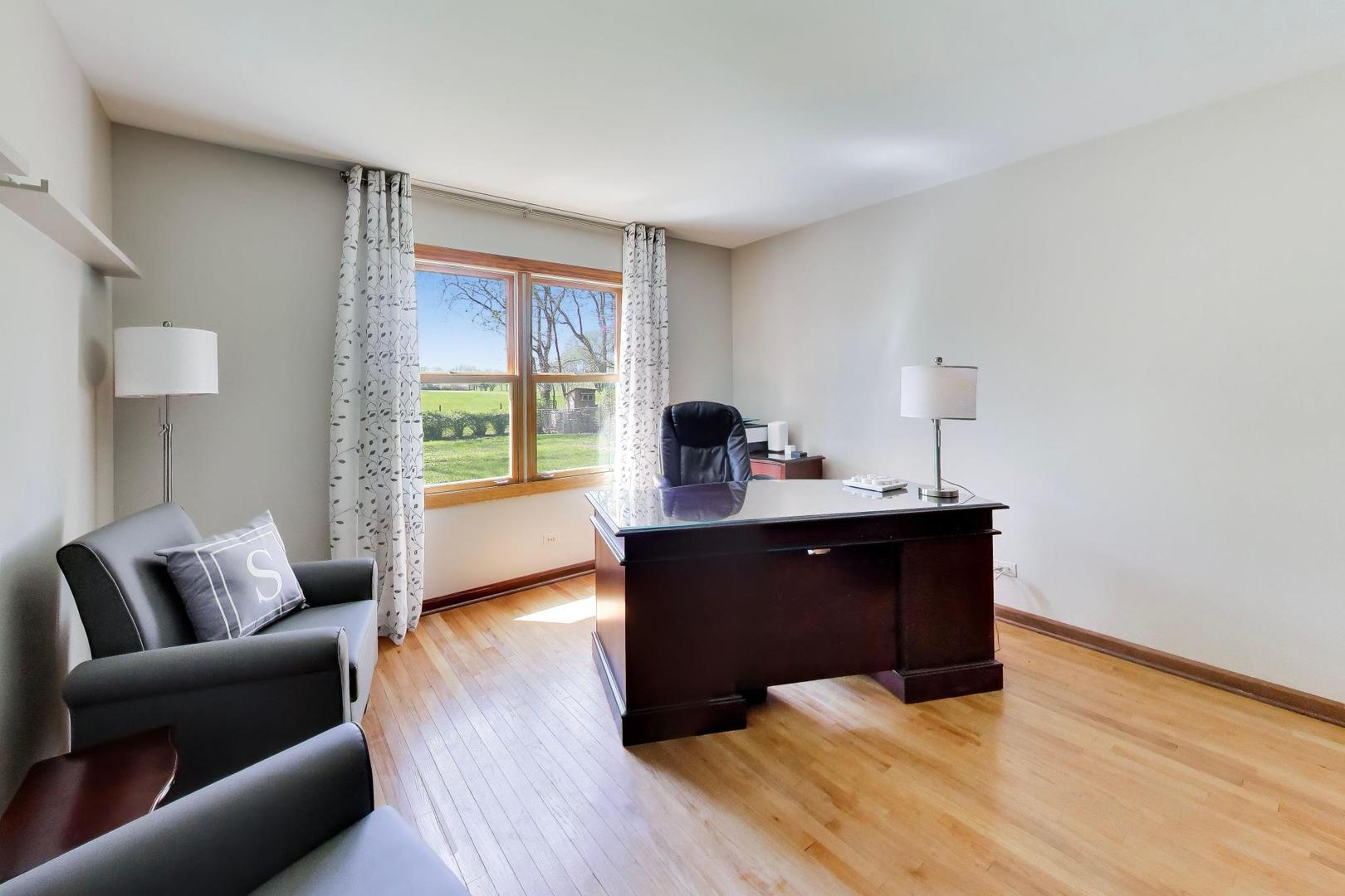 1222 S Patton Avenue, Arlington Heights, IL 60005