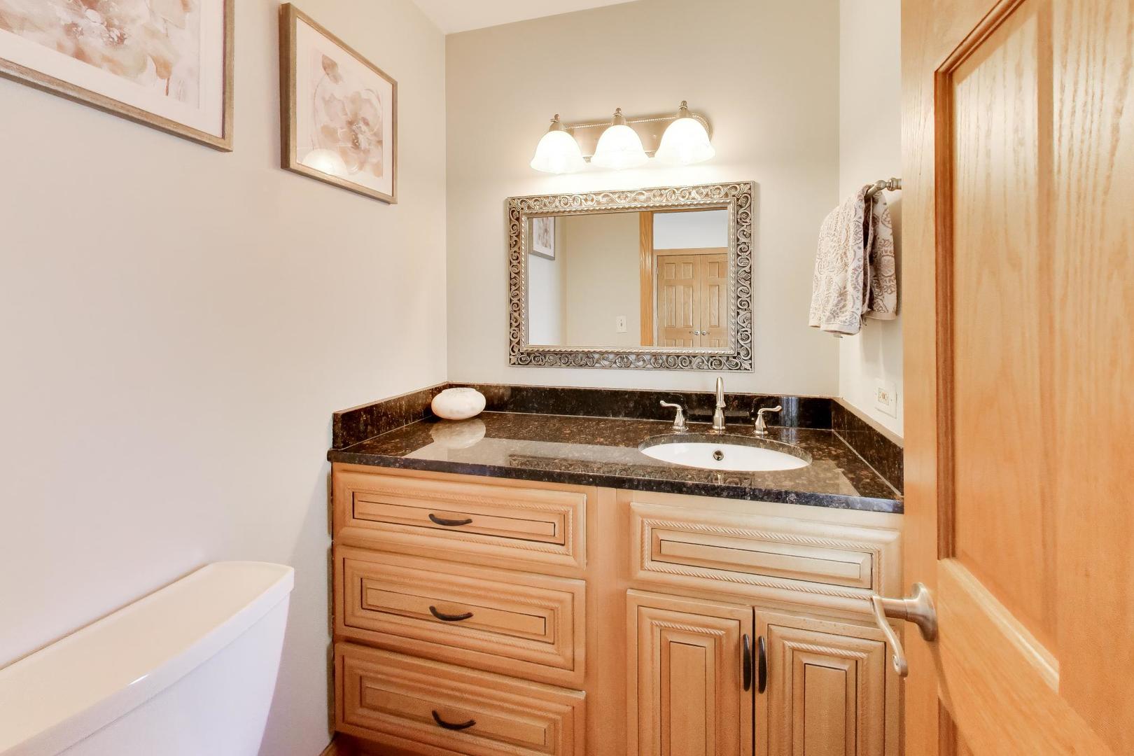 1222 S Patton Avenue, Arlington Heights, IL 60005