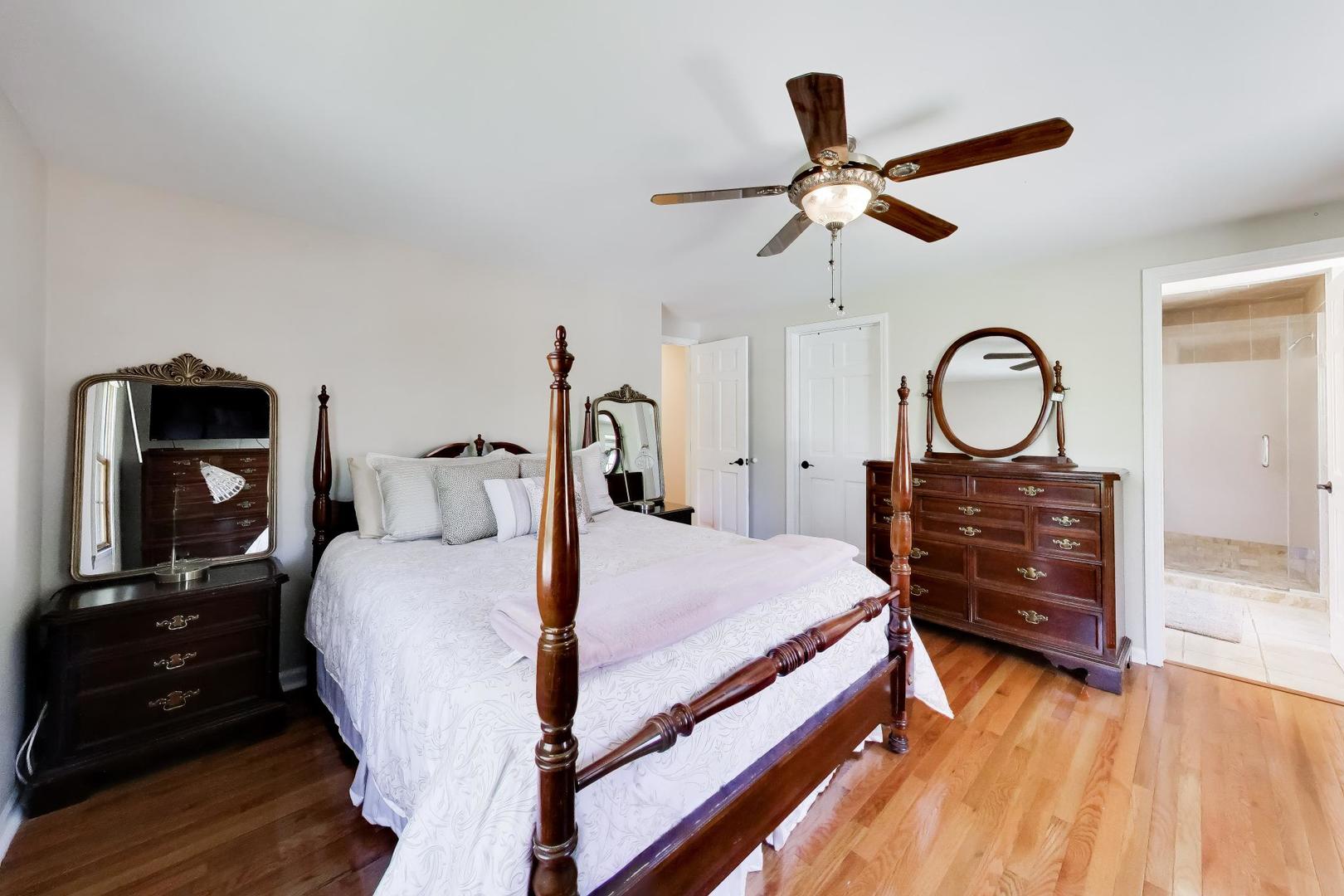 1222 S Patton Avenue, Arlington Heights, IL 60005