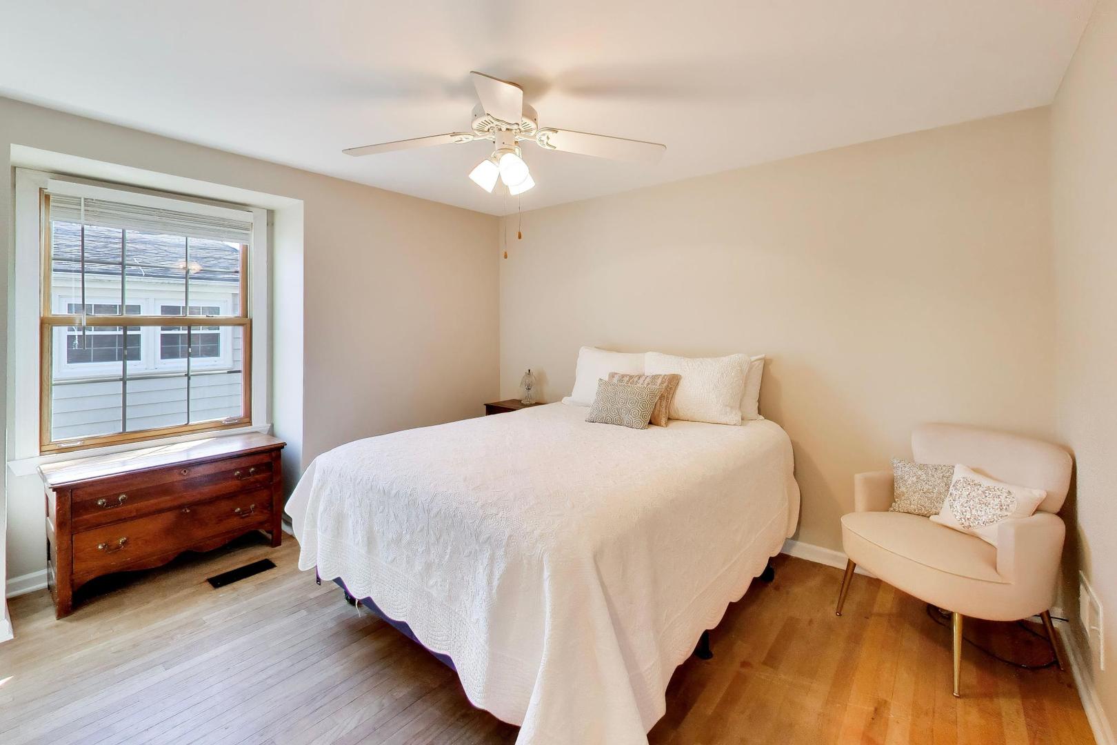 1222 S Patton Avenue, Arlington Heights, IL 60005