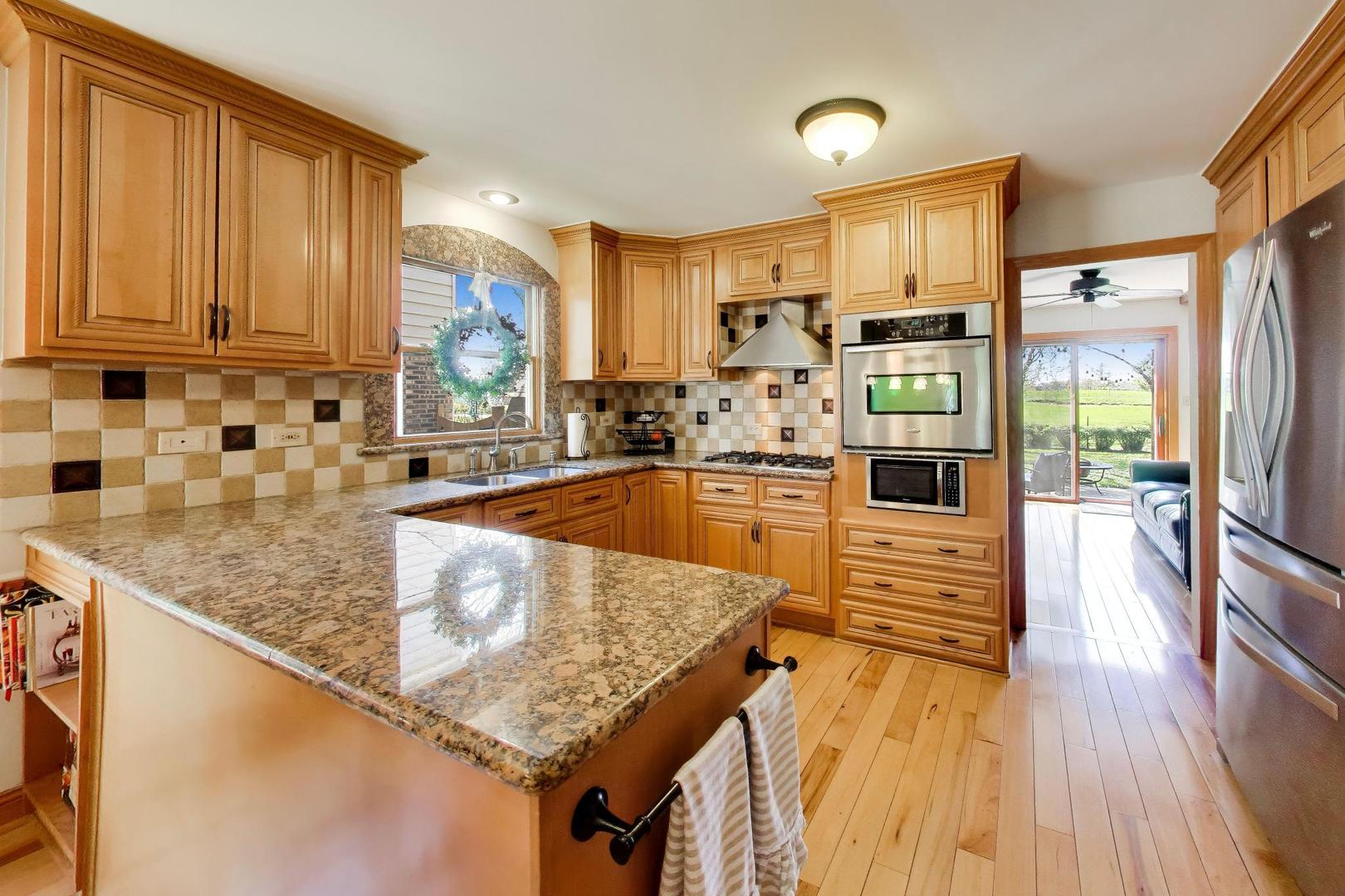 1222 S Patton Avenue, Arlington Heights, IL 60005