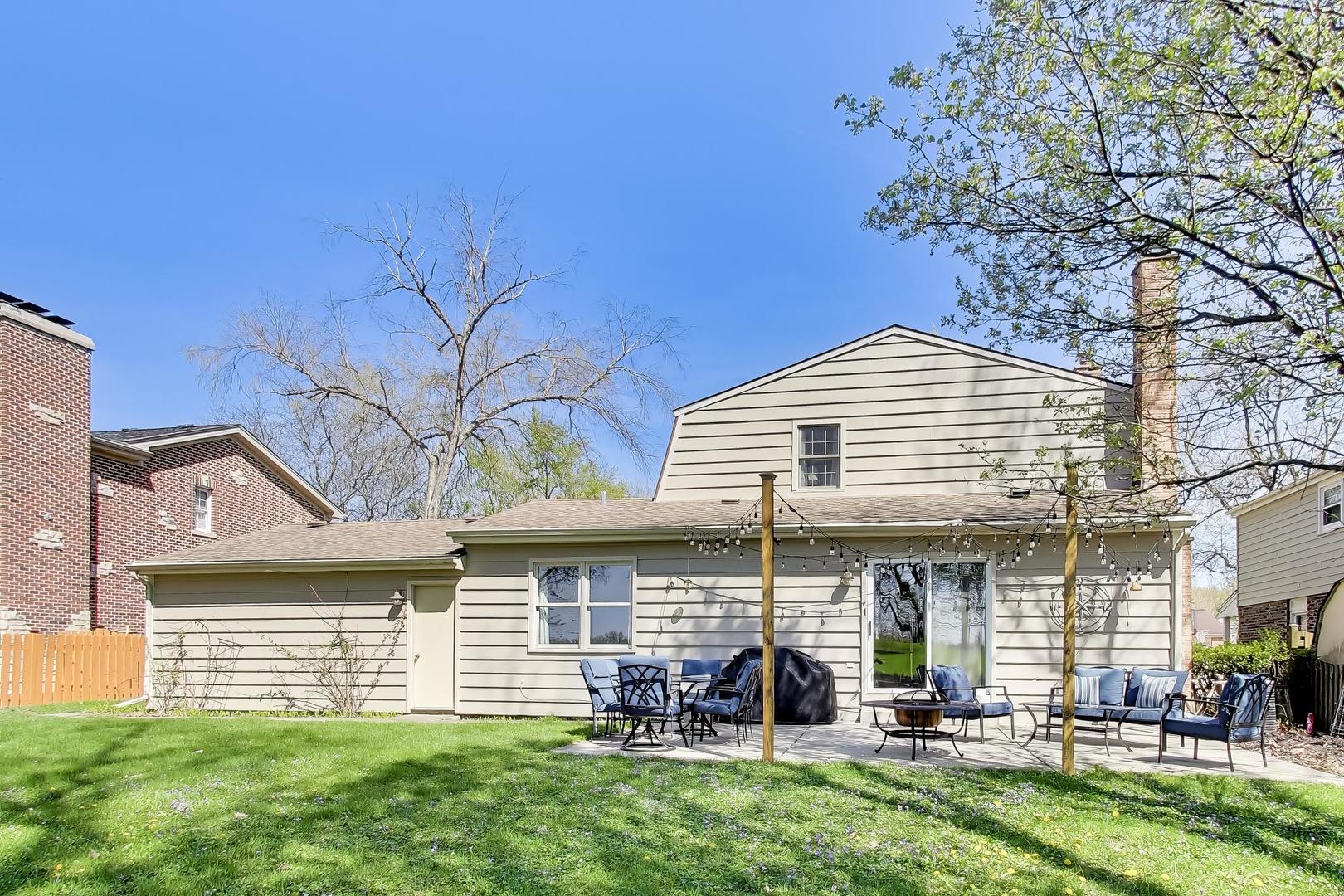 1222 S Patton Avenue, Arlington Heights, IL 60005