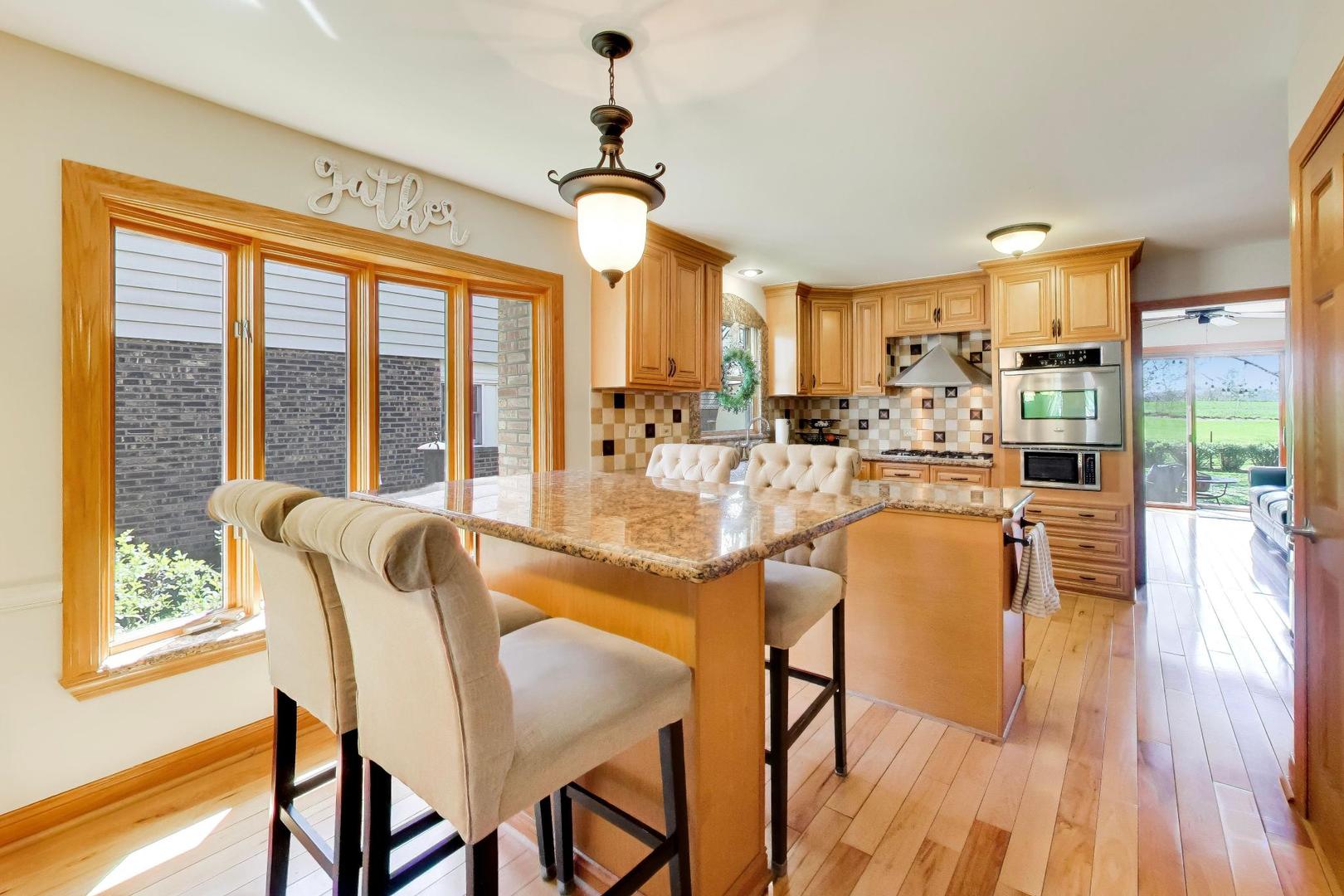 1222 S Patton Avenue, Arlington Heights, IL 60005