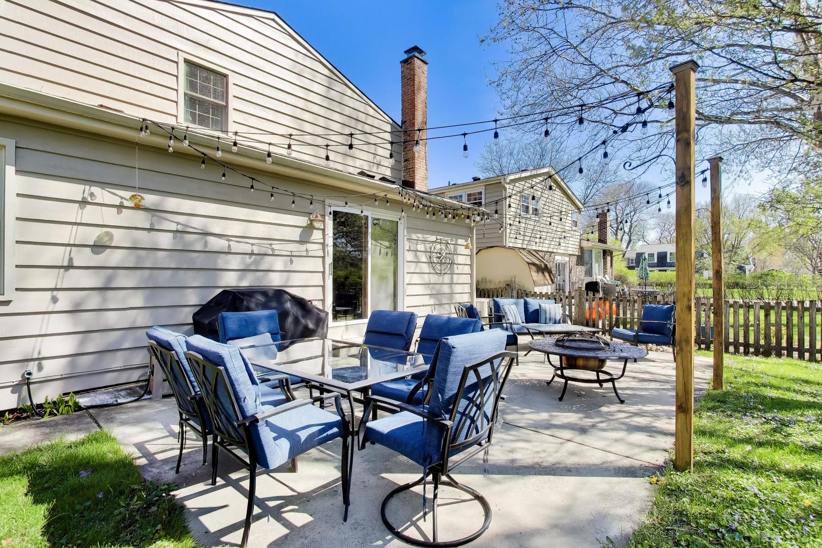 1222 S Patton Avenue, Arlington Heights, IL 60005