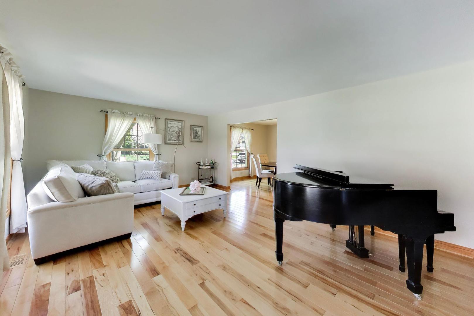 1222 S Patton Avenue, Arlington Heights, IL 60005