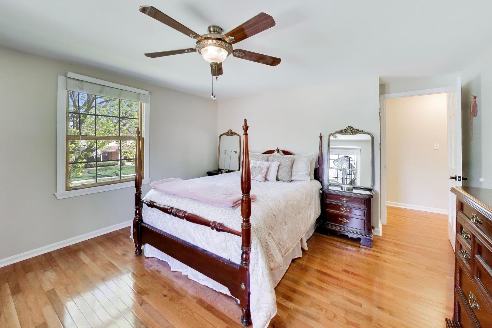 1222 S Patton Avenue, Arlington Heights, IL 60005