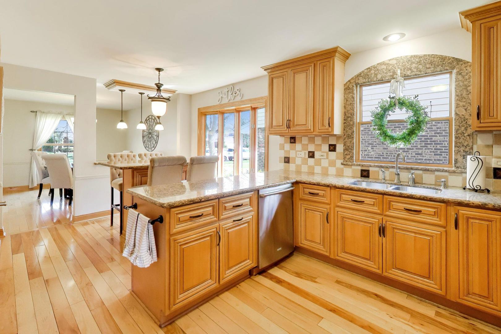 1222 S Patton Avenue, Arlington Heights, IL 60005