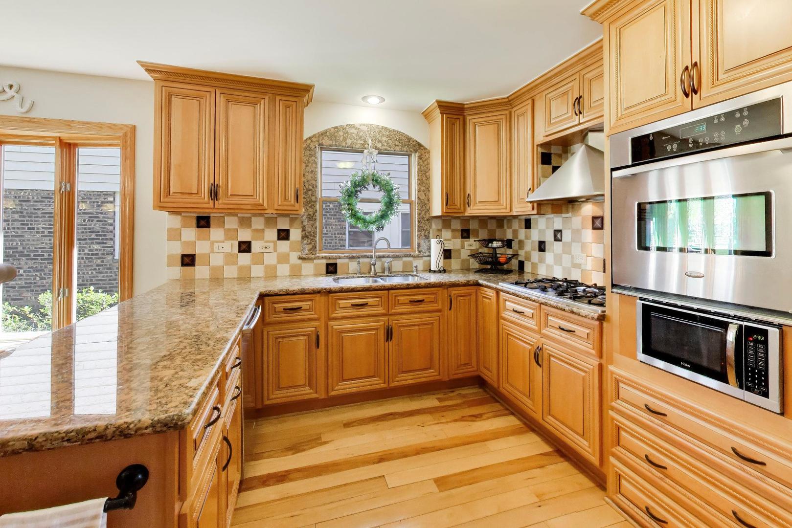 1222 S Patton Avenue, Arlington Heights, IL 60005