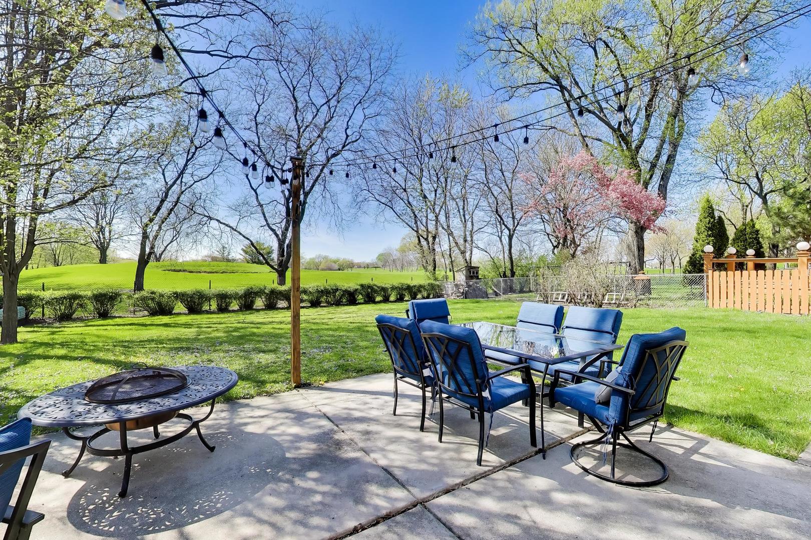 1222 S Patton Avenue, Arlington Heights, IL 60005