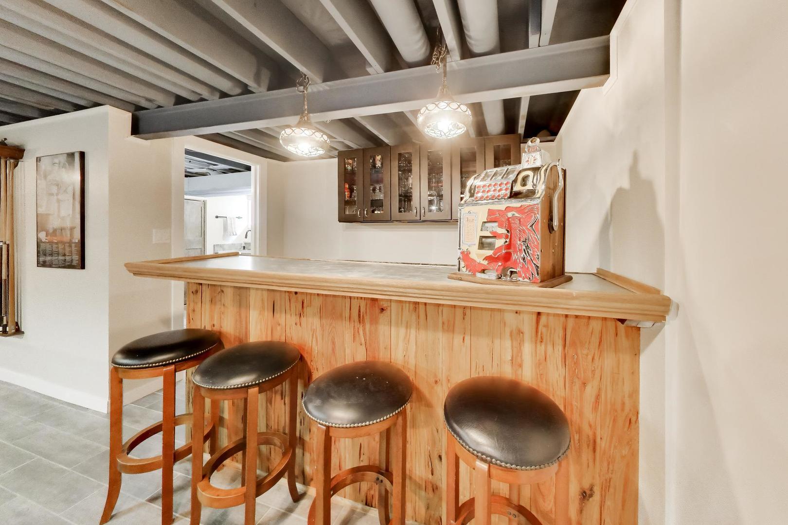 1222 S Patton Avenue, Arlington Heights, IL 60005