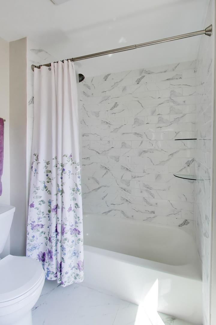 1222 S Patton Avenue, Arlington Heights, IL 60005