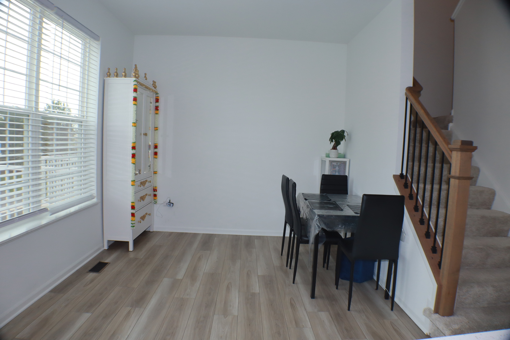 2103 Neubauer Circle, Lindenhurst, IL 60046