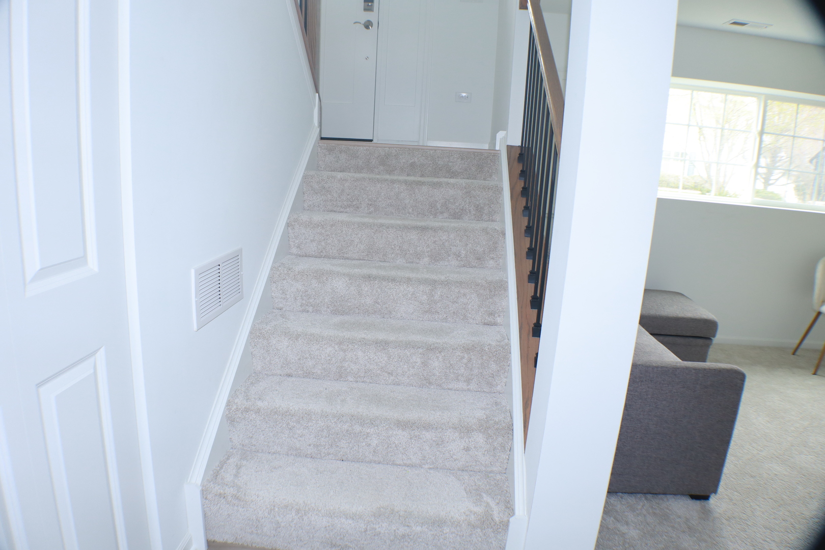 2103 Neubauer Circle, Lindenhurst, IL 60046