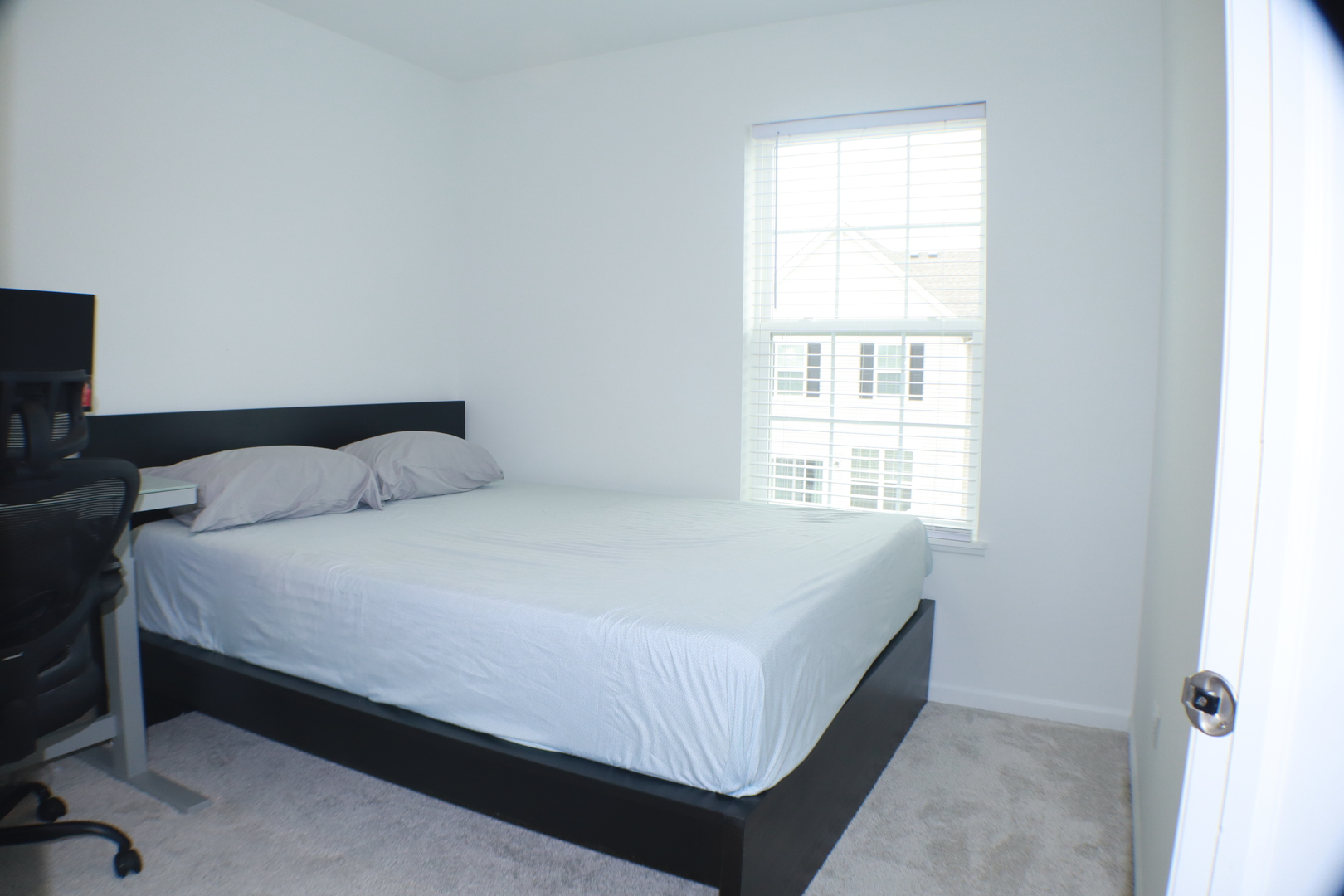 2103 Neubauer Circle, Lindenhurst, IL 60046