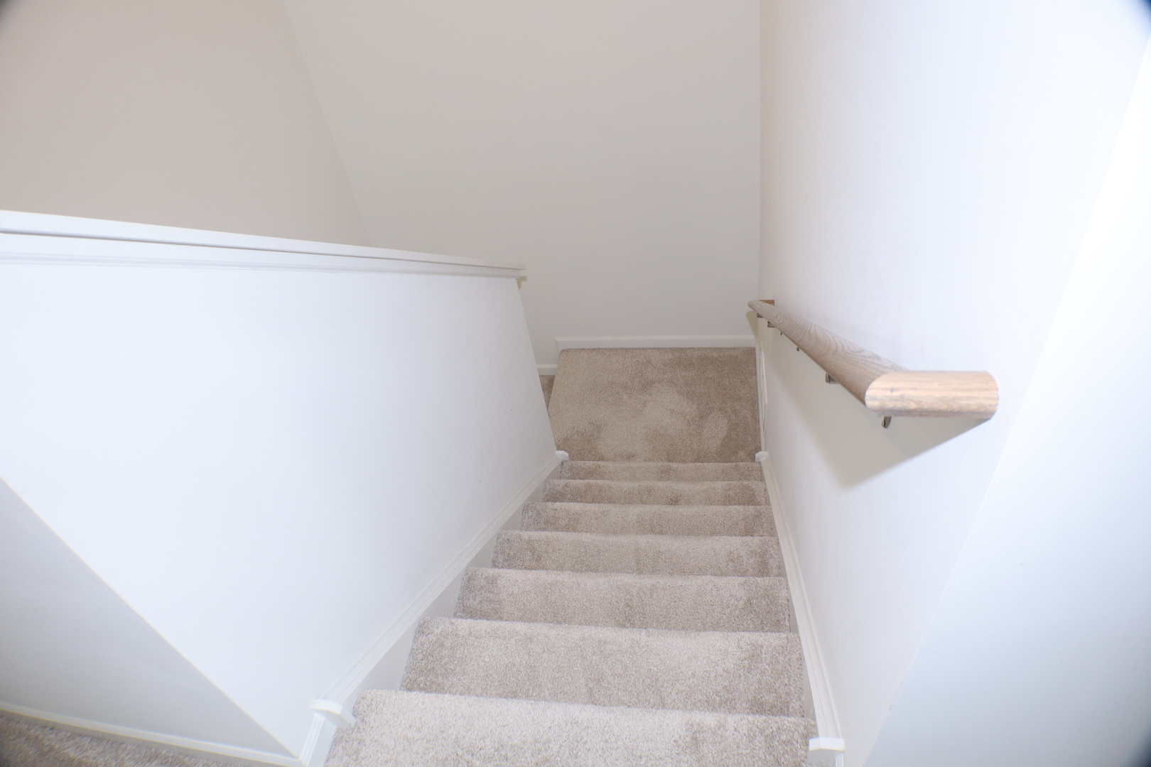 2103 Neubauer Circle, Lindenhurst, IL 60046