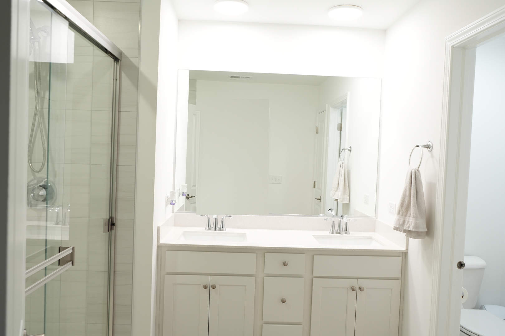 2103 Neubauer Circle, Lindenhurst, IL 60046