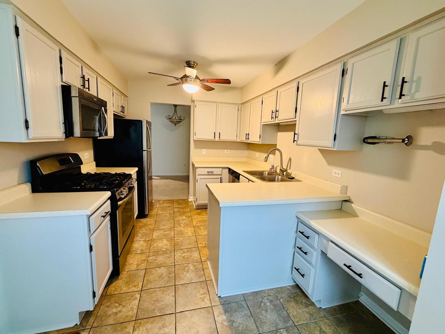 184 Brook Lane #350, Vernon Hills, IL 60061