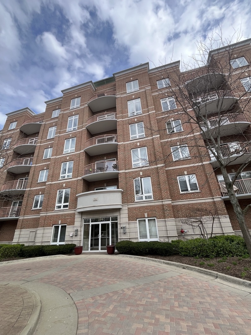 799 Graceland Avenue #402A, Des Plaines, IL 60016
