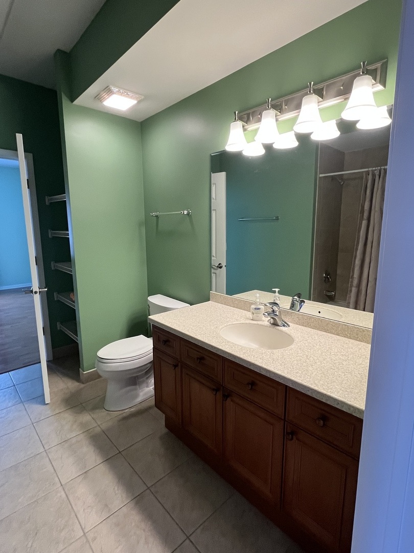 799 Graceland Avenue #402A, Des Plaines, IL 60016