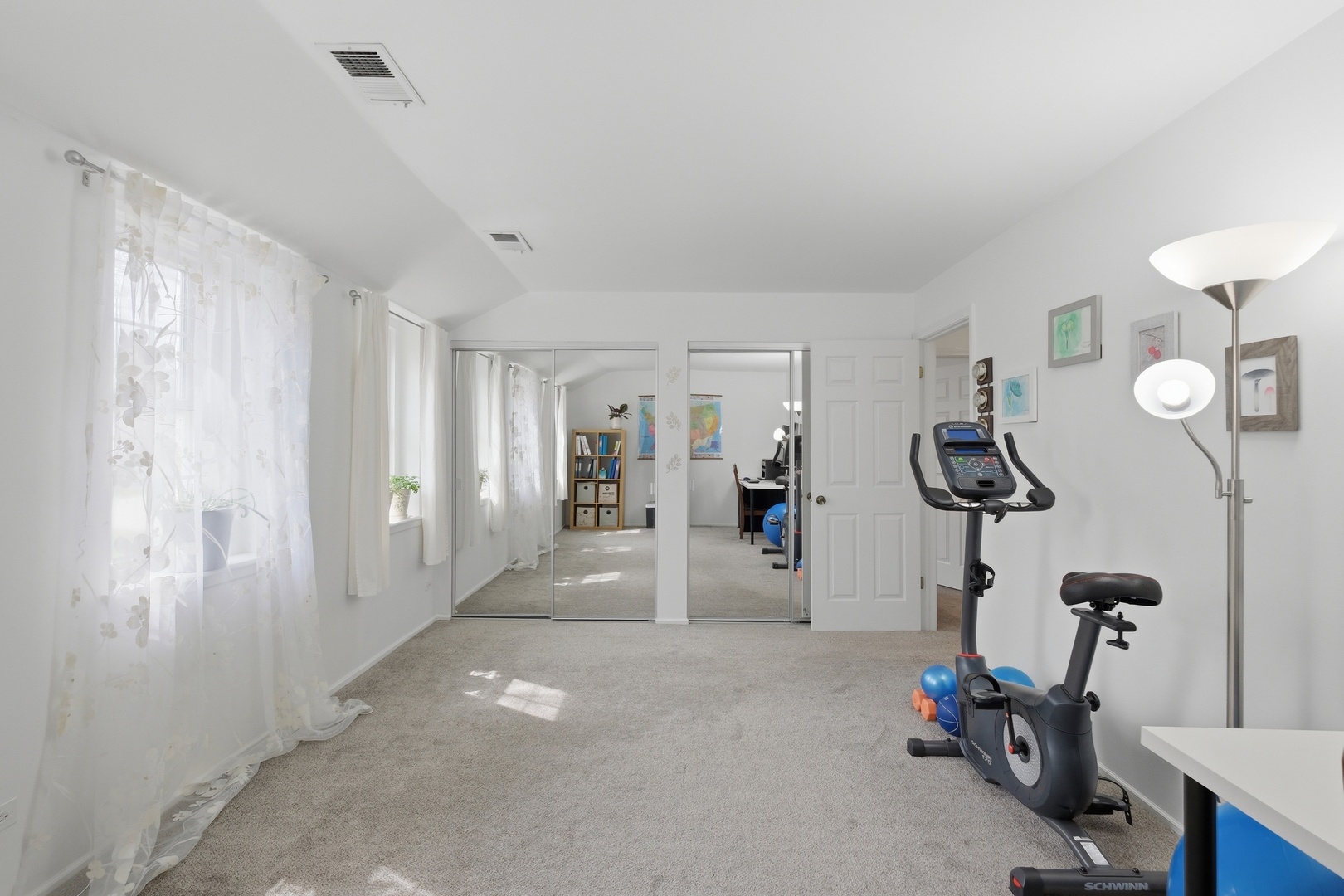 1606 PENNSBURY Court #C2, Wheeling, IL 60090