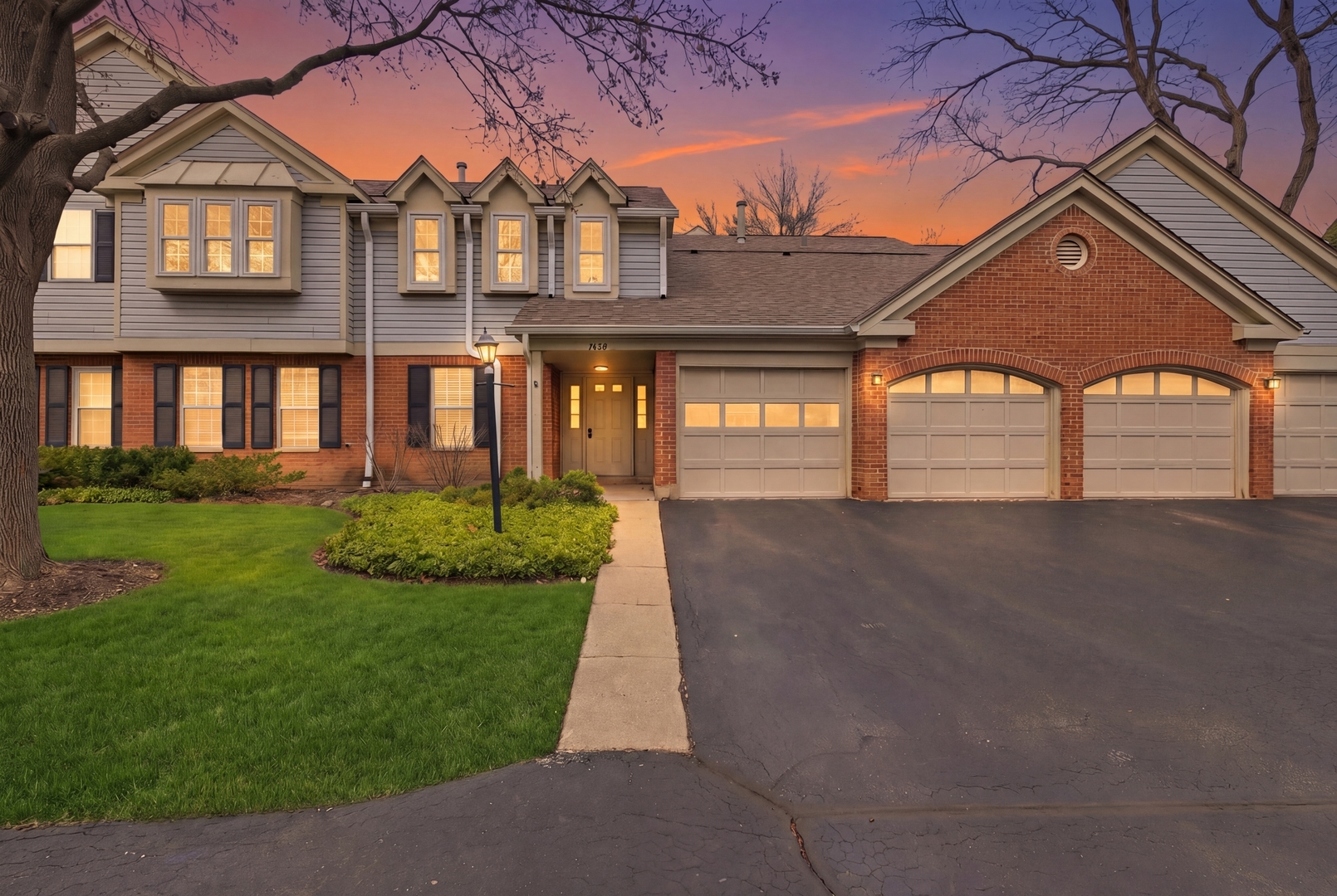 1606 PENNSBURY Court #C2, Wheeling, IL 60090