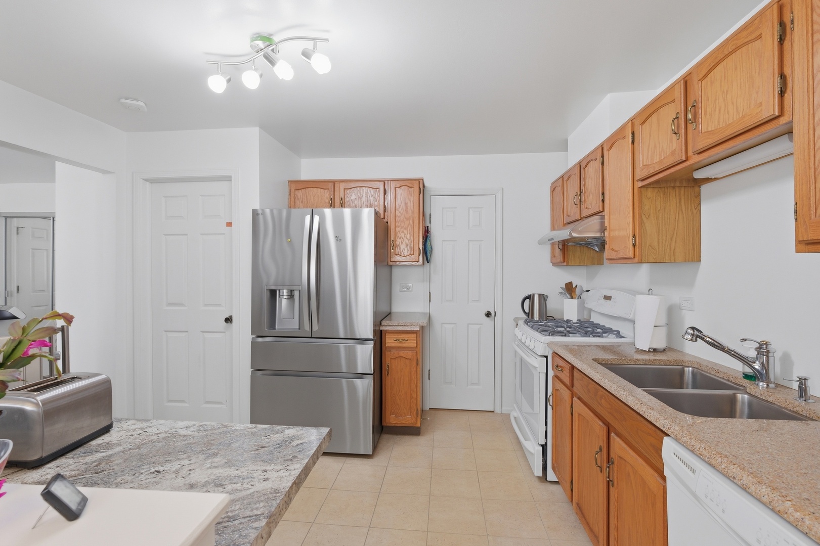 1606 PENNSBURY Court #C2, Wheeling, IL 60090