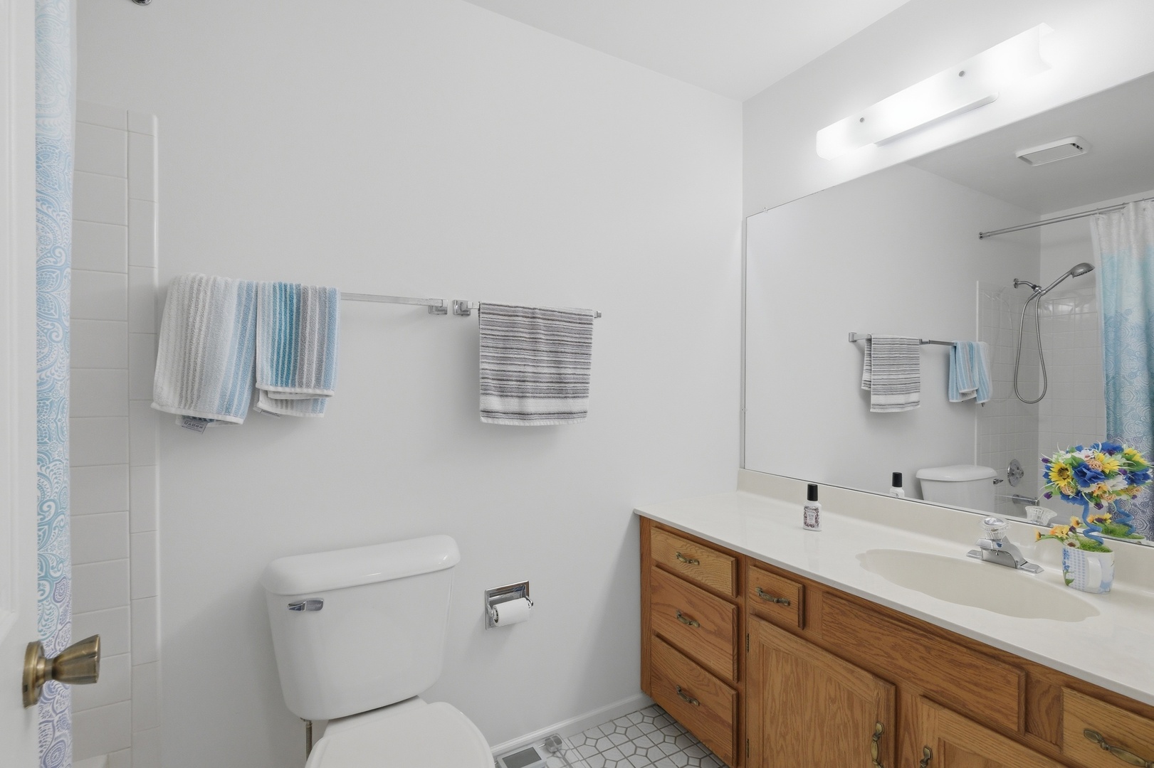 1606 PENNSBURY Court #C2, Wheeling, IL 60090