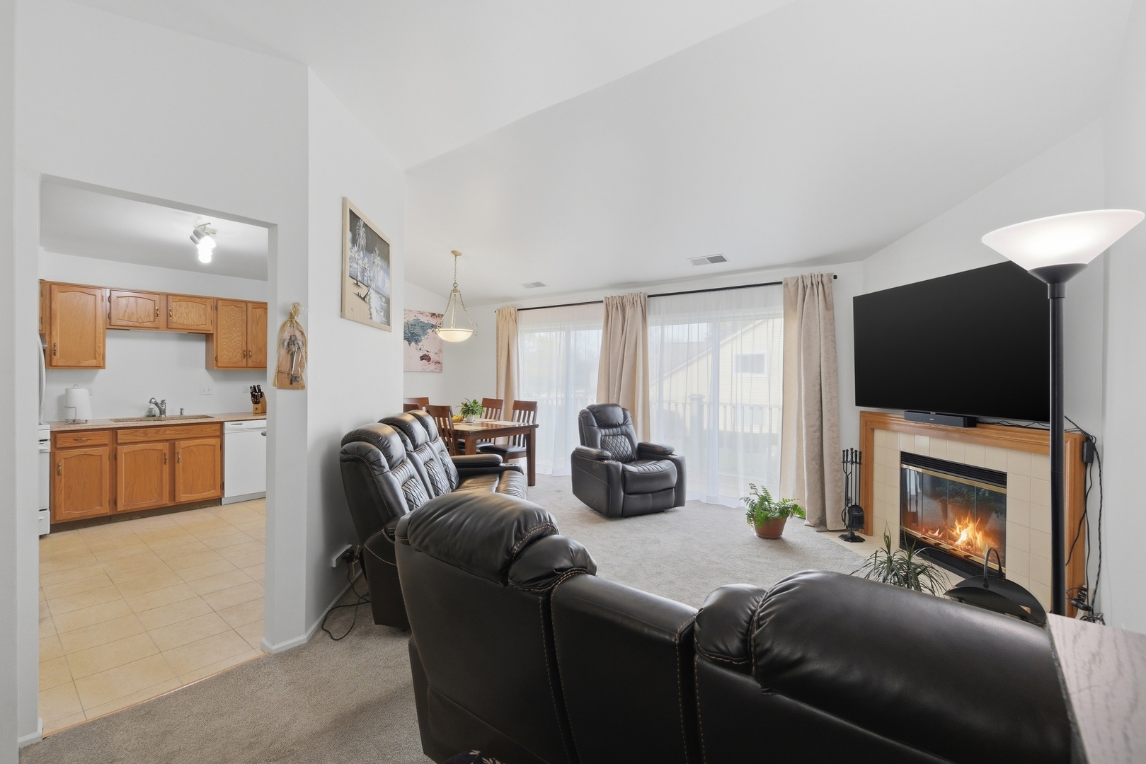 1606 PENNSBURY Court #C2, Wheeling, IL 60090