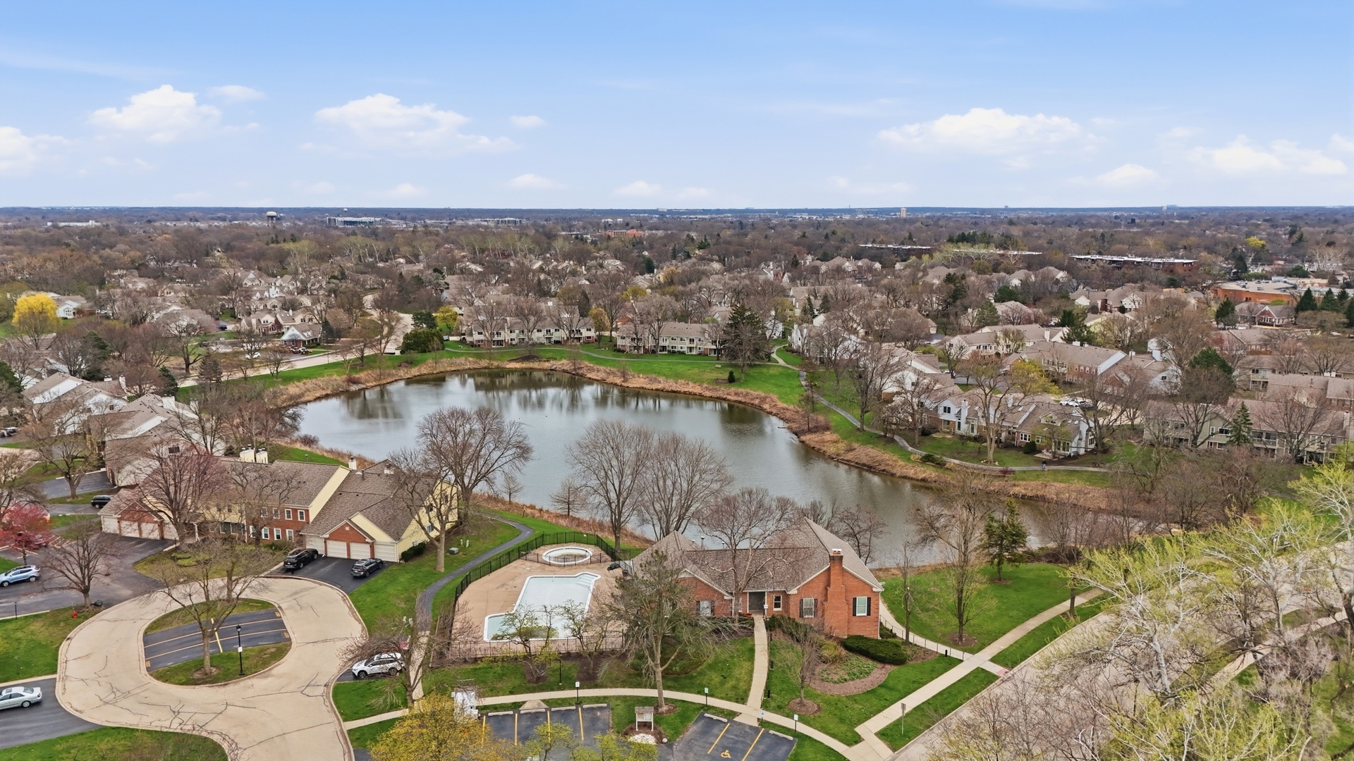 1606 PENNSBURY Court #C2, Wheeling, IL 60090