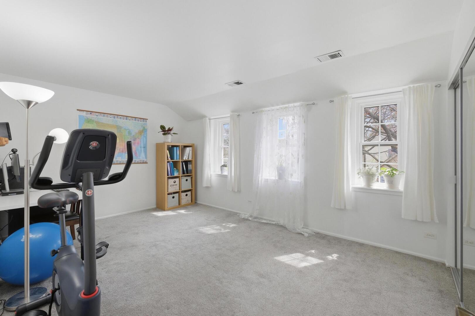 1606 PENNSBURY Court #C2, Wheeling, IL 60090