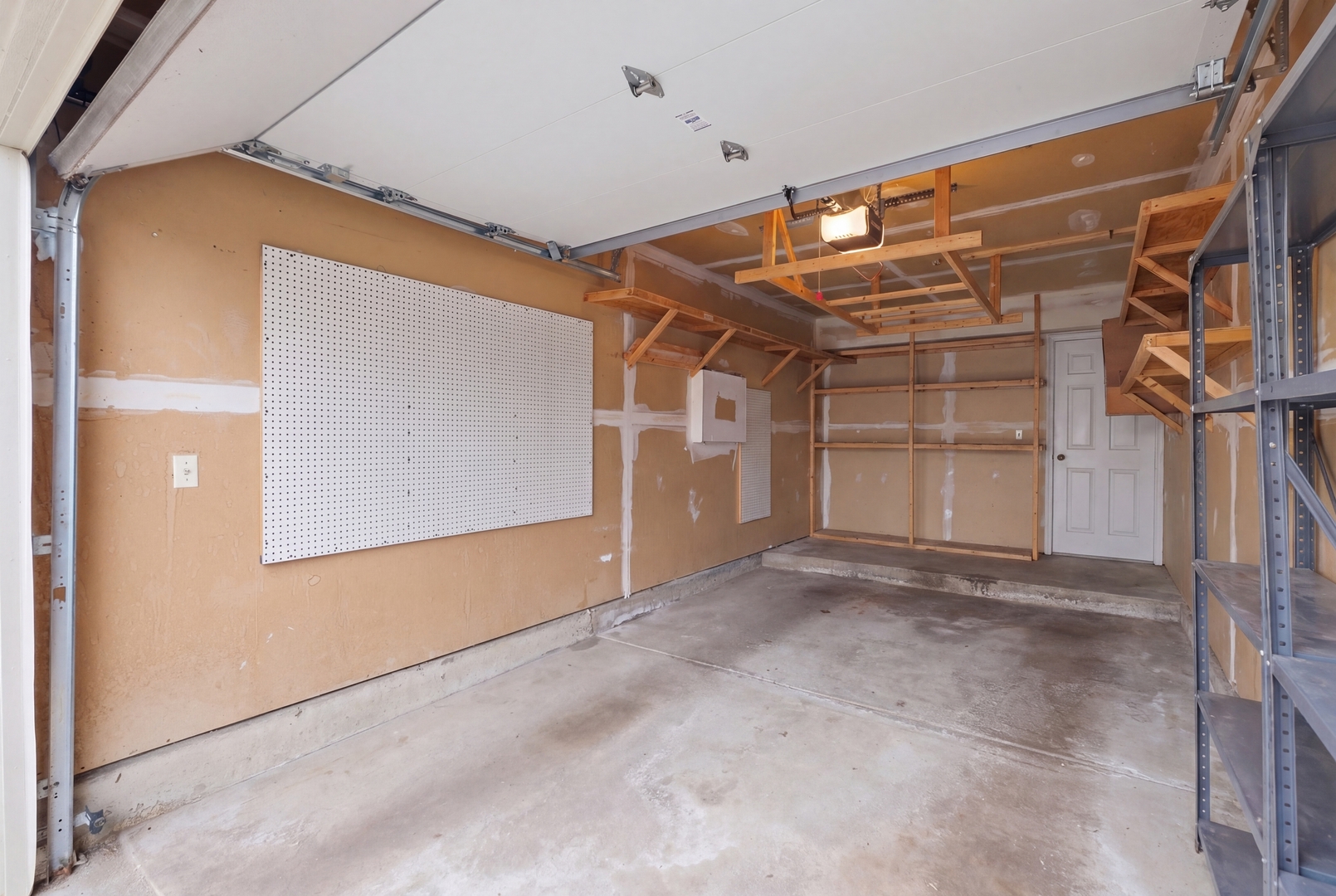 1606 PENNSBURY Court #C2, Wheeling, IL 60090