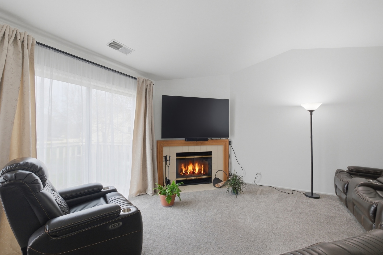 1606 PENNSBURY Court #C2, Wheeling, IL 60090