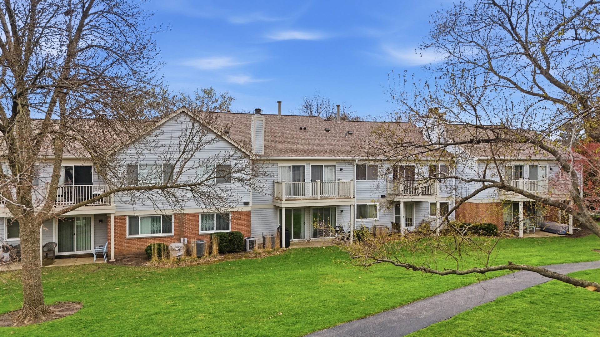 1606 PENNSBURY Court #C2, Wheeling, IL 60090