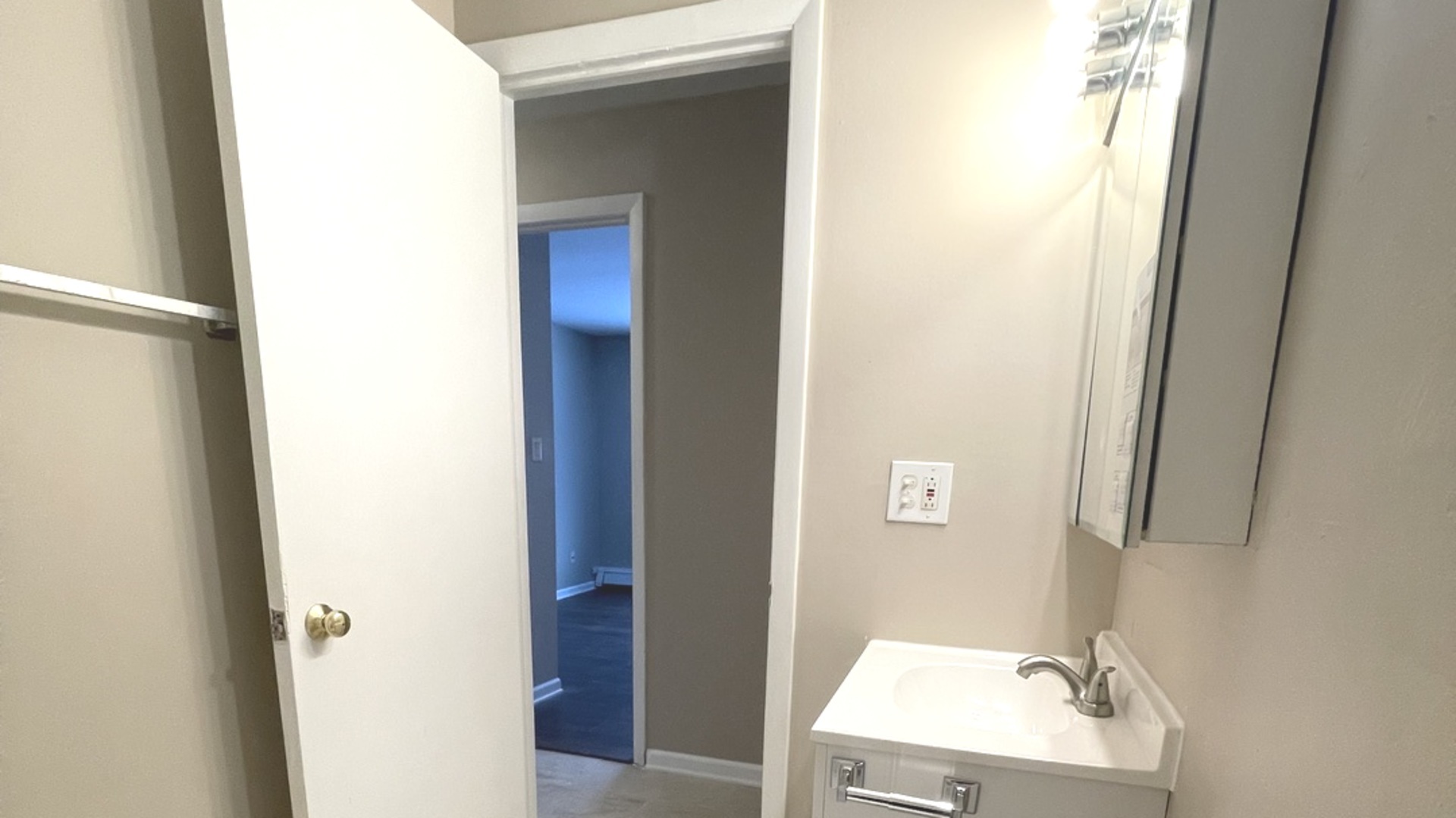 1035 Higgins QuarterS Drive #4-205, Hoffman Estates, IL 60194