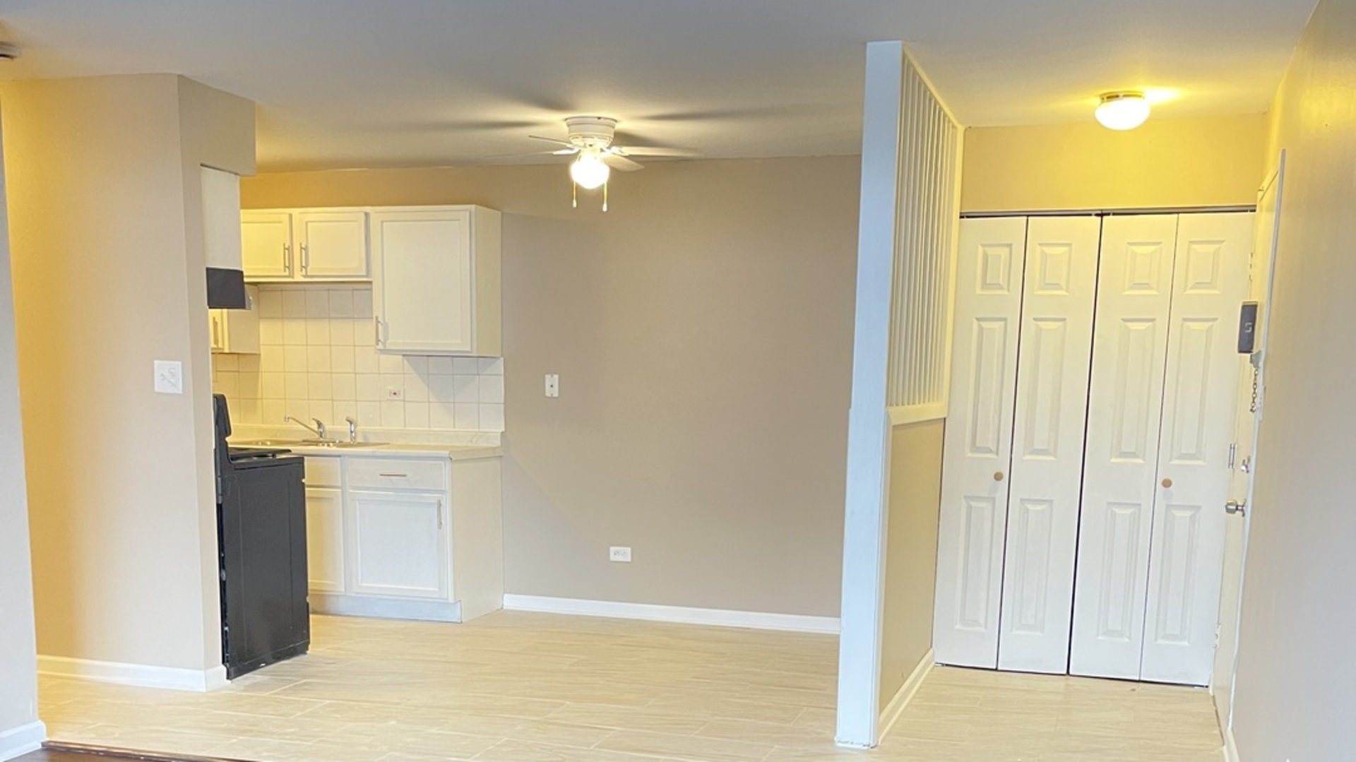 1035 Higgins QuarterS Drive #4-205, Hoffman Estates, IL 60194