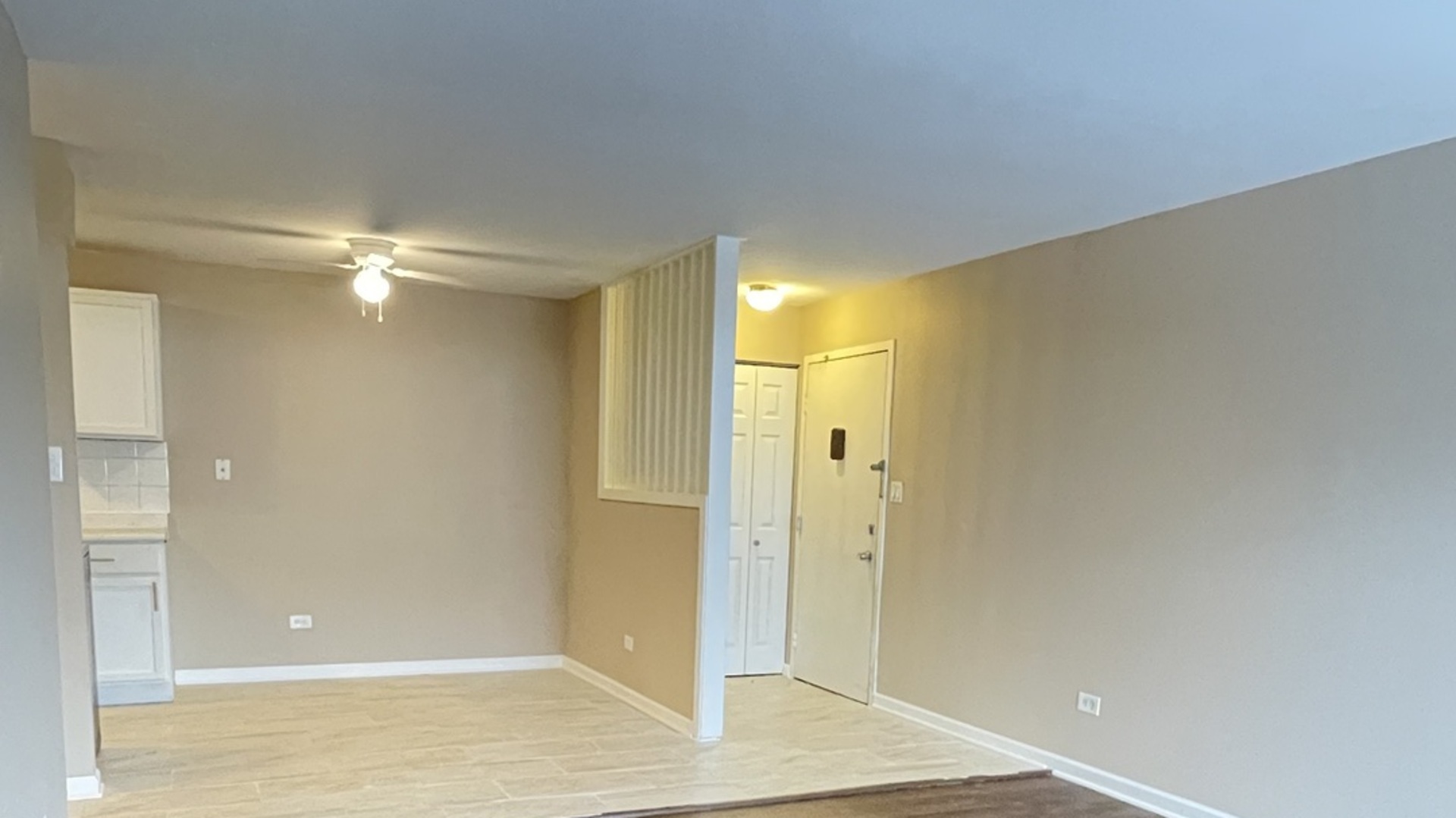 1035 Higgins QuarterS Drive #4-205, Hoffman Estates, IL 60194