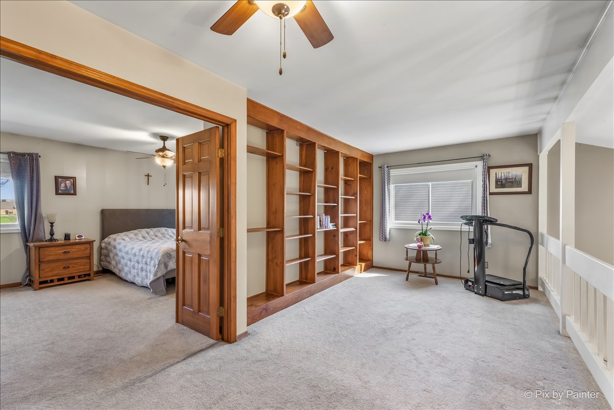 1097 Amberwood Drive, Crystal Lake, IL 60014