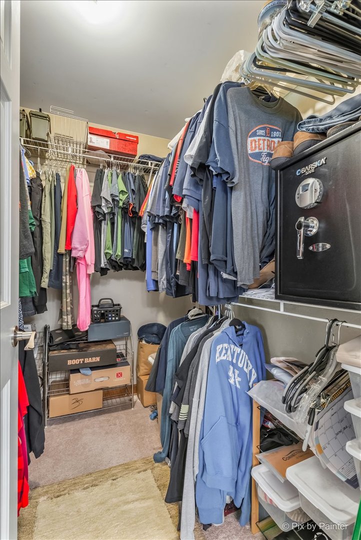 1097 Amberwood Drive, Crystal Lake, IL 60014